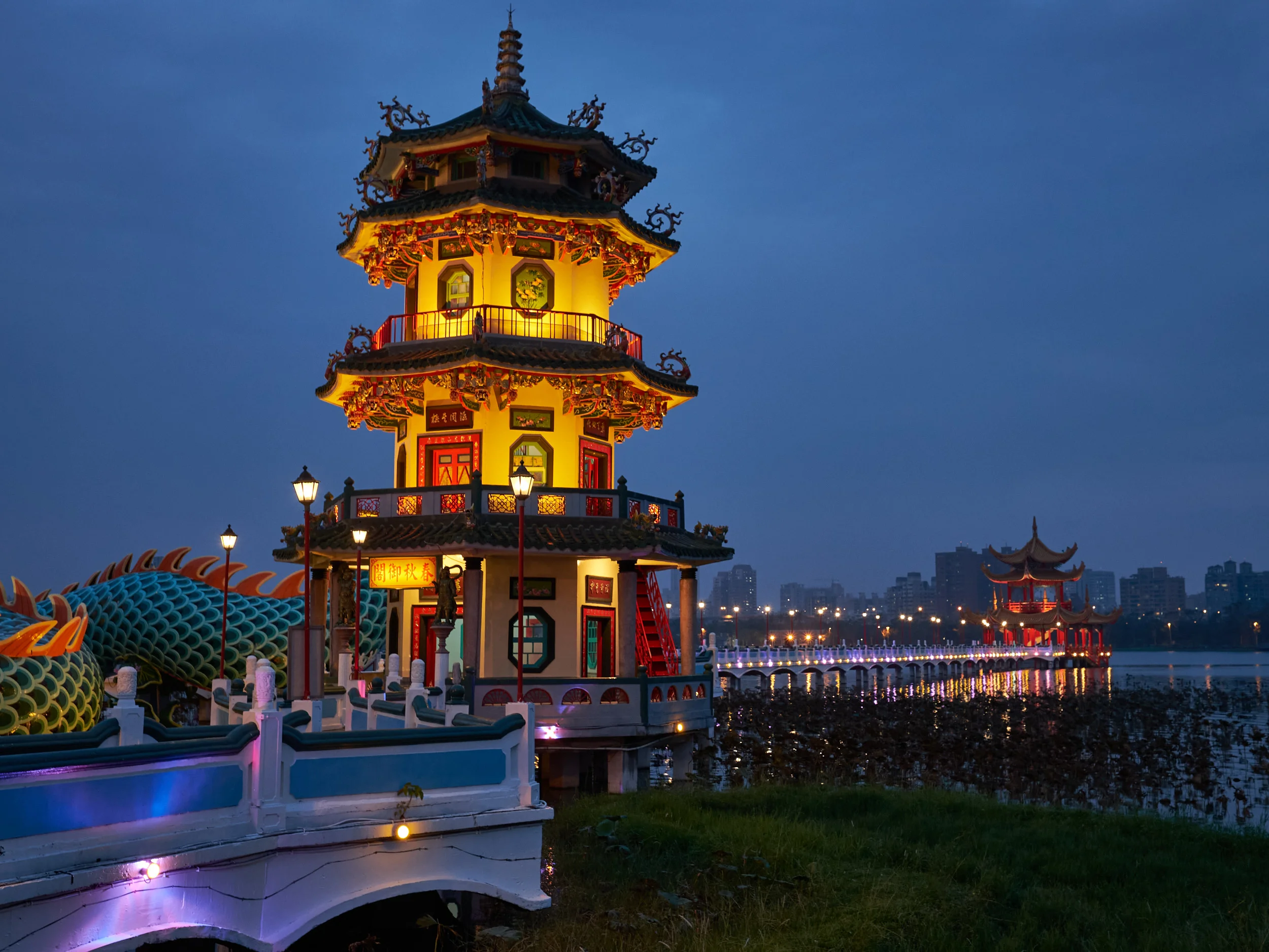 Spring and Autumn Pavilions - Kaohsiung