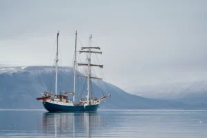 Antigua anchoring near Nordenskjöldbreen