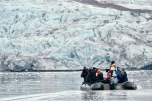 Zodiac approaching Nordenskjöldbreen
