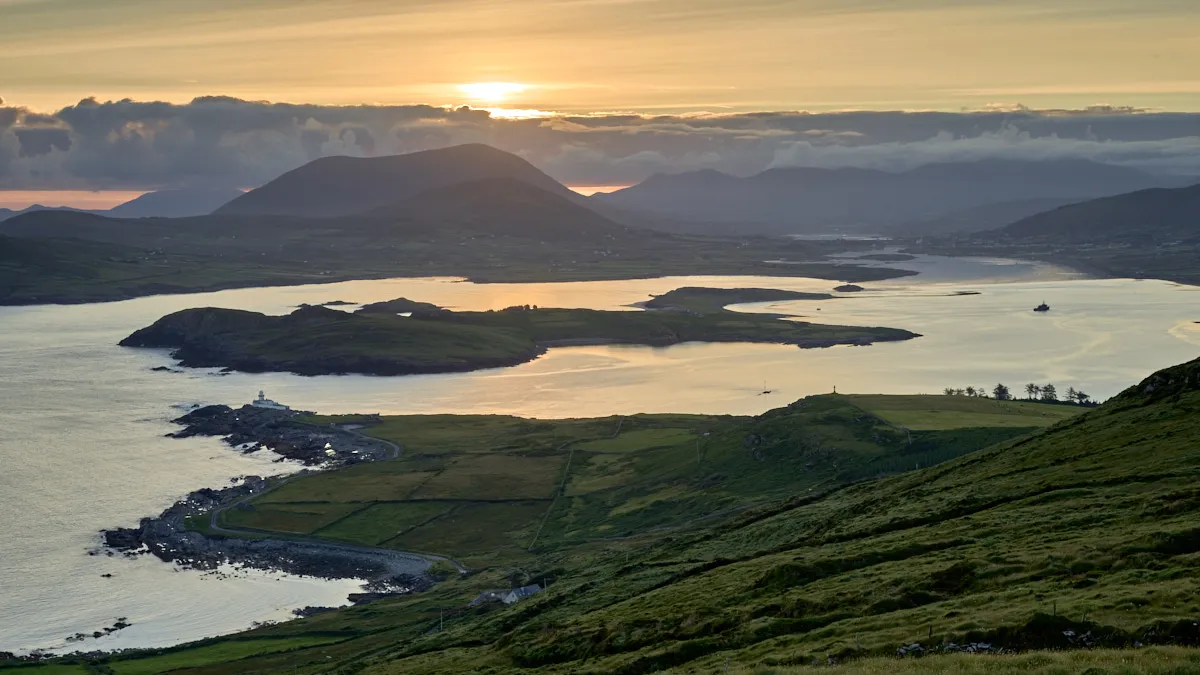 Phase ONE XF / IQ3-100, 1/20 sec, f/11, ISO 50, 80mm, Gitzo Tripod